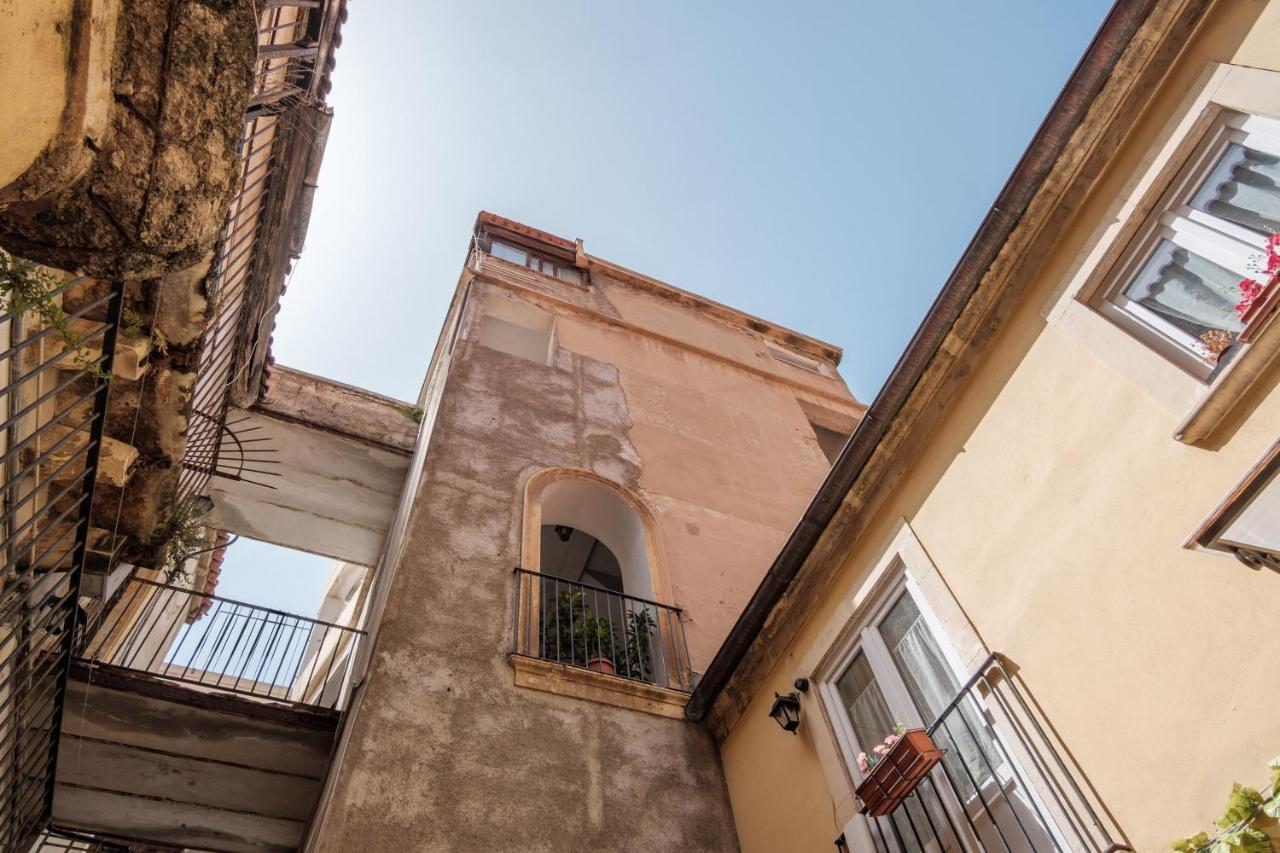 Borgo Antico Rooms Мессіна Екстер'єр фото